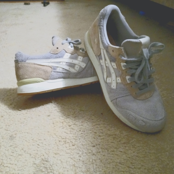 Shoes - Picture 1 of 1